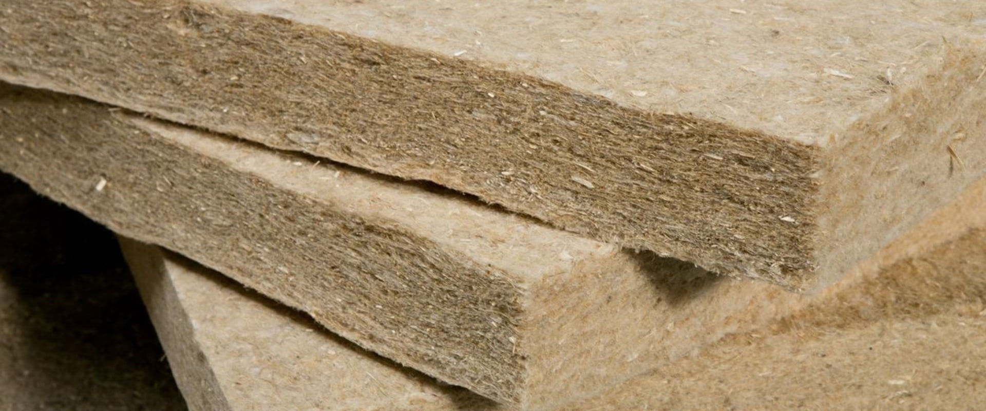 Exploring the Benefits of Hemp for Building Materials, Insulation, and Plastics Manufacturing